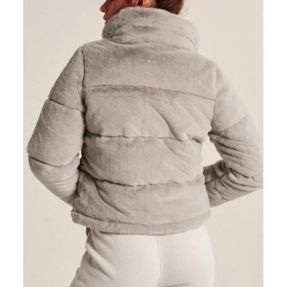 The Abercrombi & Fitch Mini Puffer Jacket Beige Faux Fur Cropped Soft Large - Picture 3 of 12